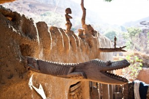 Nommo, détail sculpté d'une habitation dogon