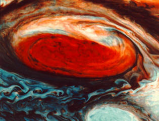 En couleurs accentuées, la photographie rapprochée de Jupiter. Réalisée par la sonde Voyager 1, le 6 juin 1979.